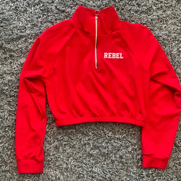 Fashion Nova red crop top - Picture 1 of 4